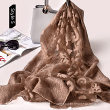Agradable y elegante estampado de algodón personalizado con estilo sucio y cortado con láser de la bufanda floral